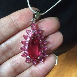 Sterling Silver Gorgeous deep pink Garnet Pendant Necklace